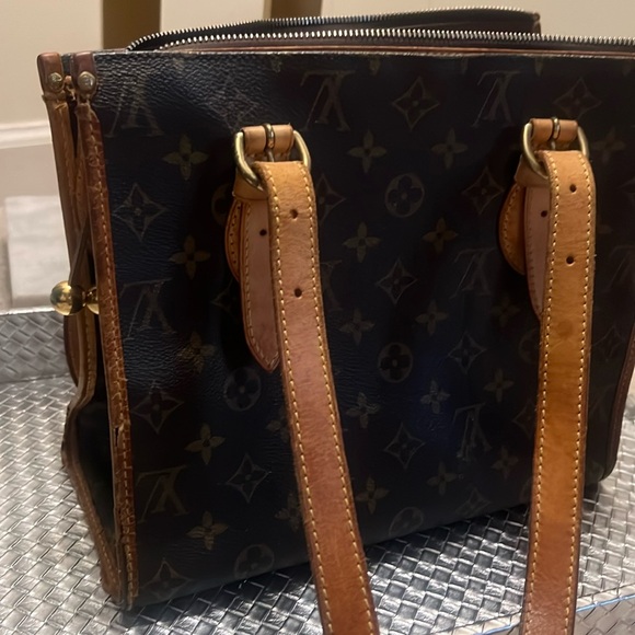Louis Vuitton Bag, Authentic, Medium sized - Picture 2 of 5